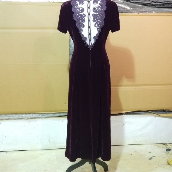 Maggie London burgundy velvet lace dress sz 4 - Picture 3 of 5